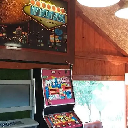 Kisfenyves Es Kontyos Vendeghaz Romhány